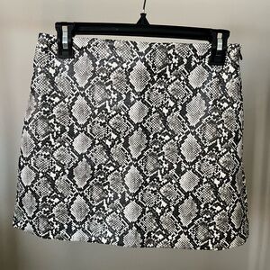 H&M Black & White Snake-Print Mini Skirt
